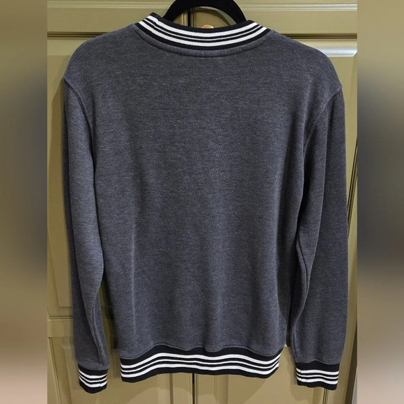 No Boundaries sweatshirt - Picture 2 of 4